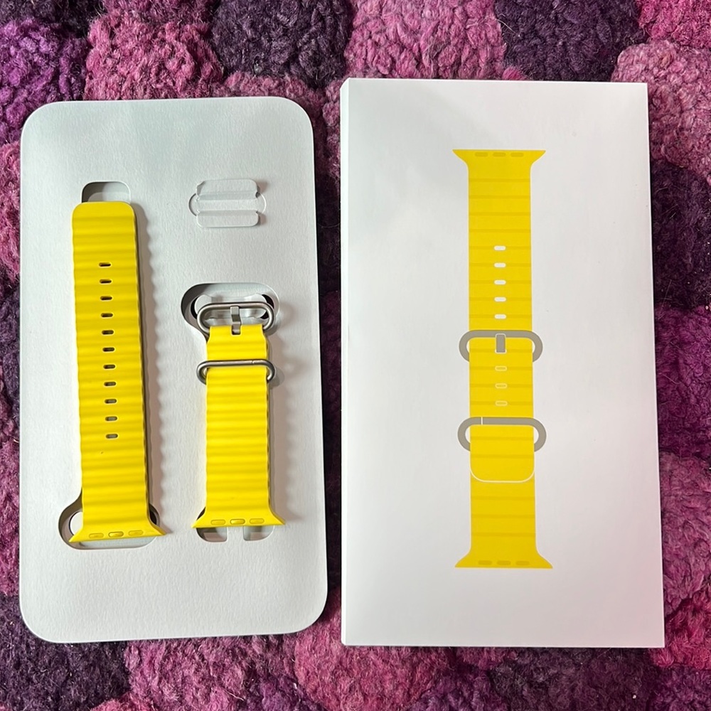 Authentic Apple 🍎 Yellow Ocean Watch Band